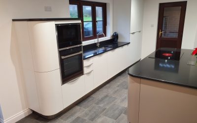 Curvaceous Kitchen in Medham