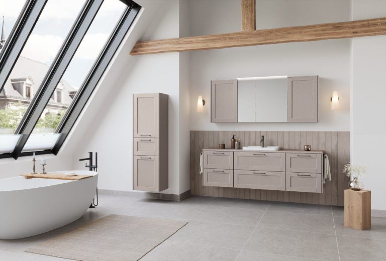 Macchiato double vanity with freestanding bath